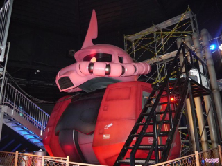 Illustration for article titled You Need a Big Garage to Fix Giant Mecha